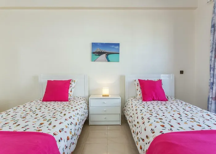 Andorinha 2 Bedroom Apart-close To The Sea-algarve * Porches (Algarve)